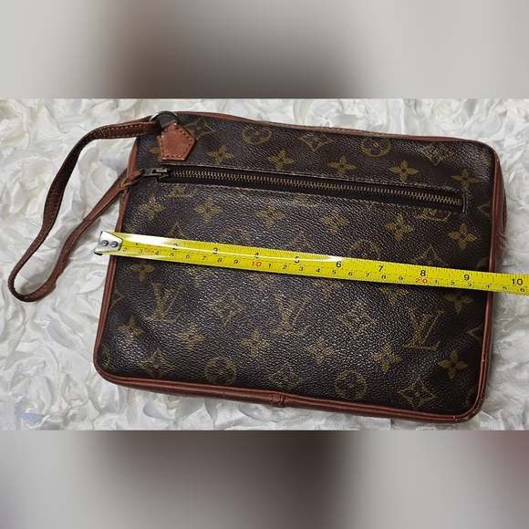 Louis Vuitton Wristlet (Classic Mono.) - Picture 9 of 14